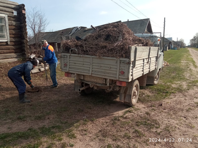 уборка территории села Каксинвай.